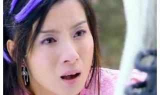 一部小说,总裁文,女主遭到男主和妹妹的背叛,妹妹说她怀了男主孩子,事实不是男主的,女主后来跳了海 我怀了男主的孩子